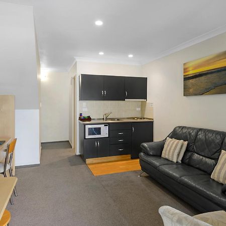 Colombo In The City Christchurch Eksteriør billede A typical apartment at the hotel