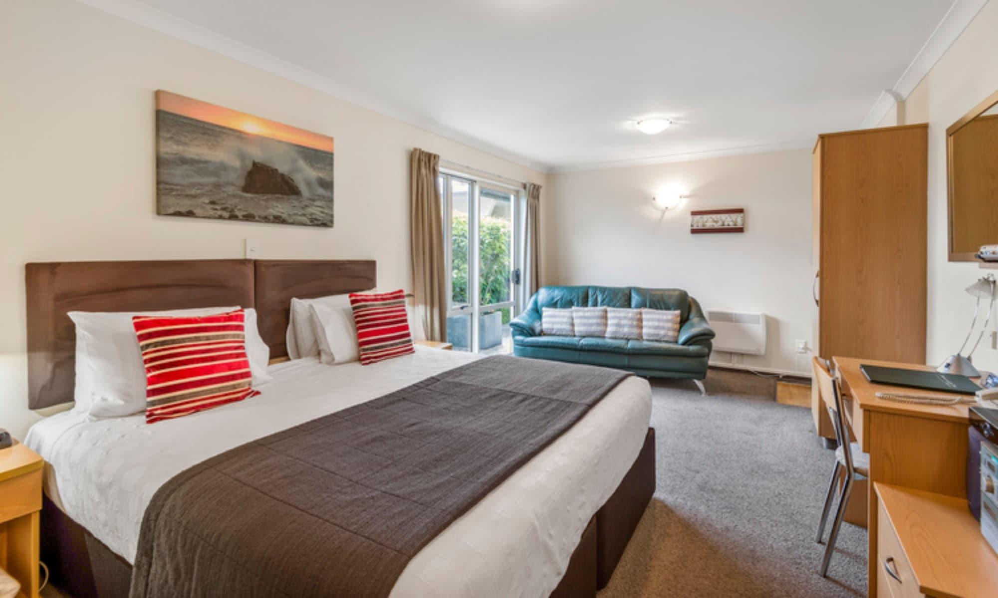 Colombo In The City Christchurch Eksteriør billede A typical bedroom at the hotel