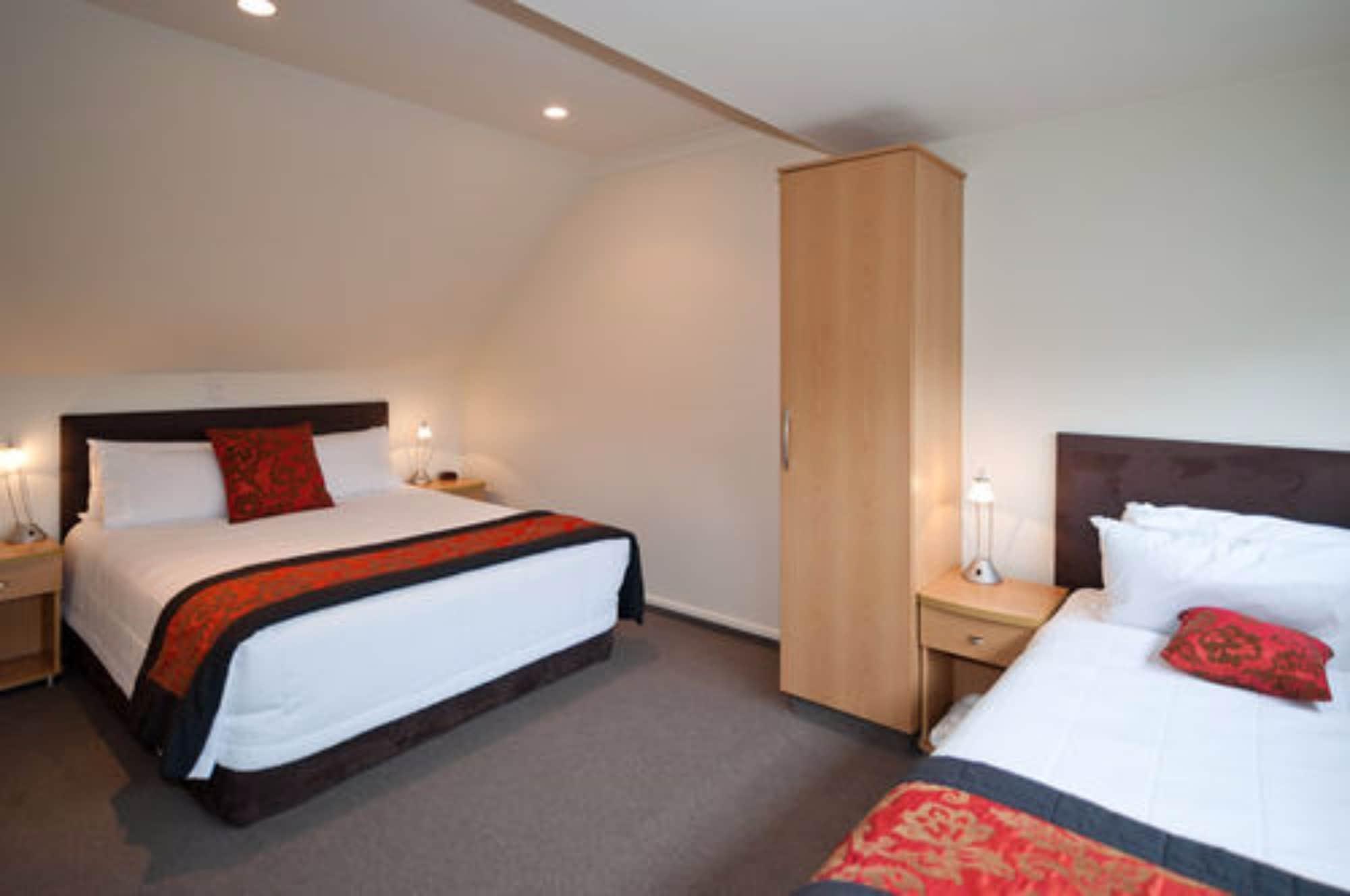 Colombo In The City Christchurch Eksteriør billede A typical hotel room