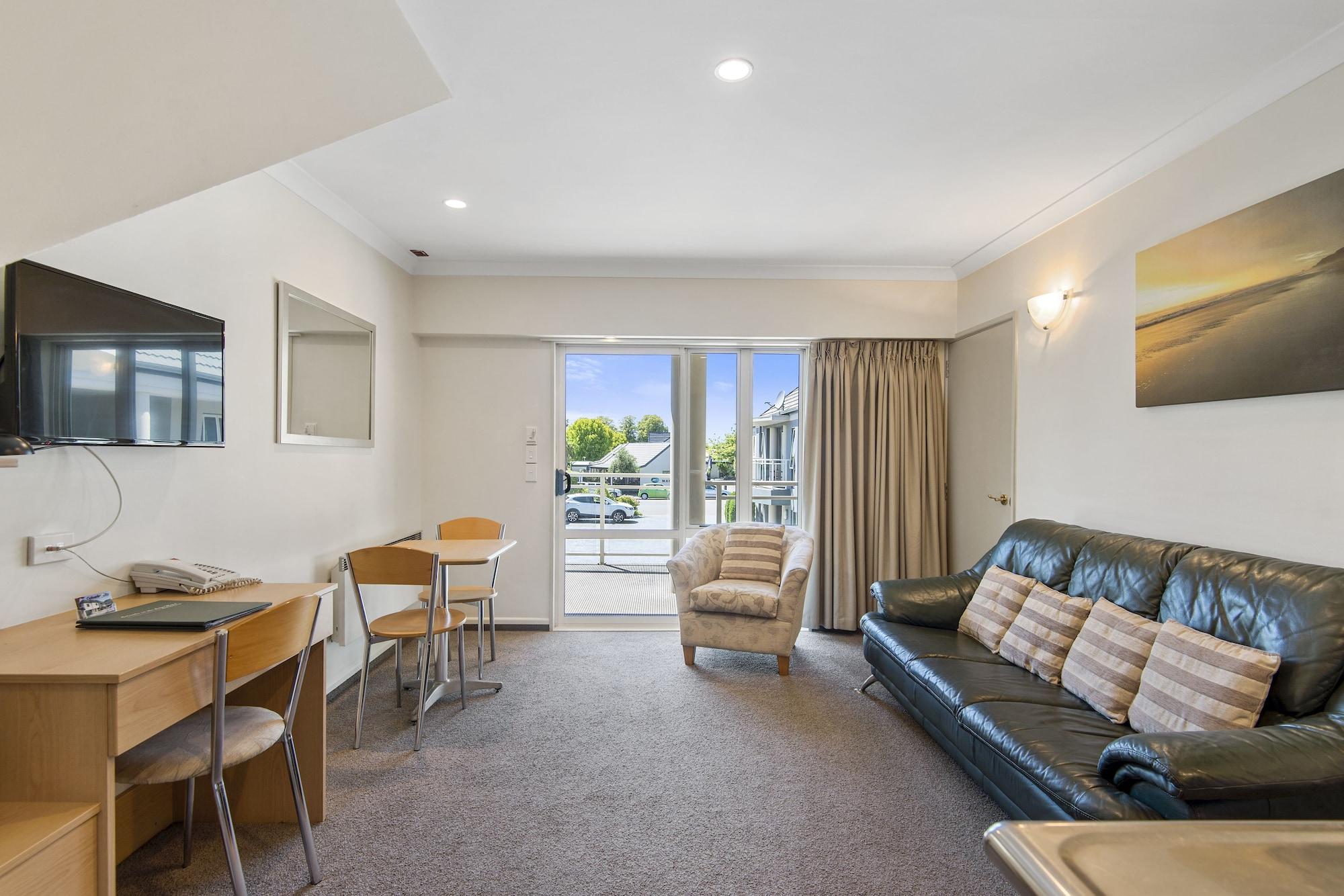 Colombo In The City Christchurch Eksteriør billede Living area